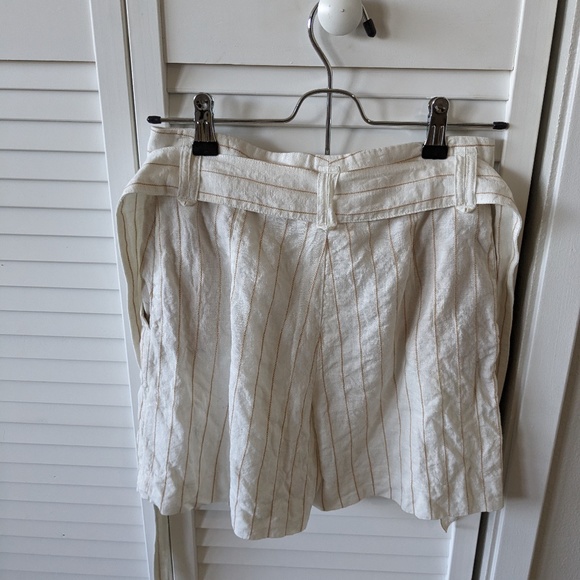 Sezane Lucas Short in Stripes (Ecru/Coffee) - Picture 3 of 4